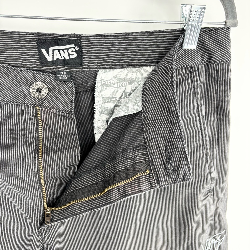Vintage Vans Skateboarding Shorts Striped Loose Fit‎ Grunge Skater Y2K - Picture 7 of 8